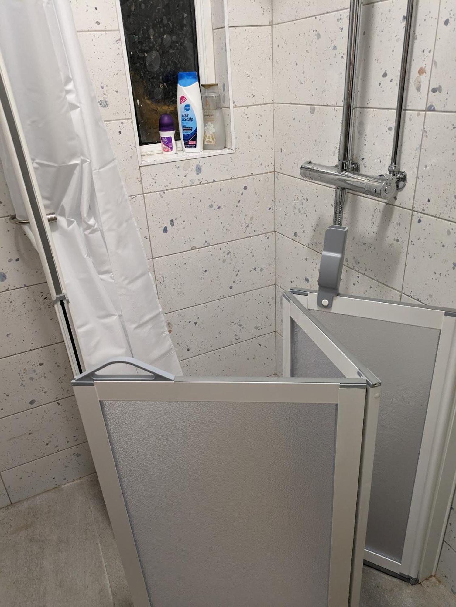 Maire Toireasa - Cosy Refurbished Property In The Gaeltacht Quarter Belfast Esterno foto