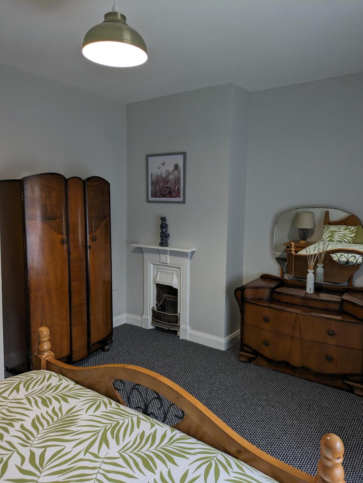 Maire Toireasa - Cosy Refurbished Property In The Gaeltacht Quarter Belfast Esterno foto